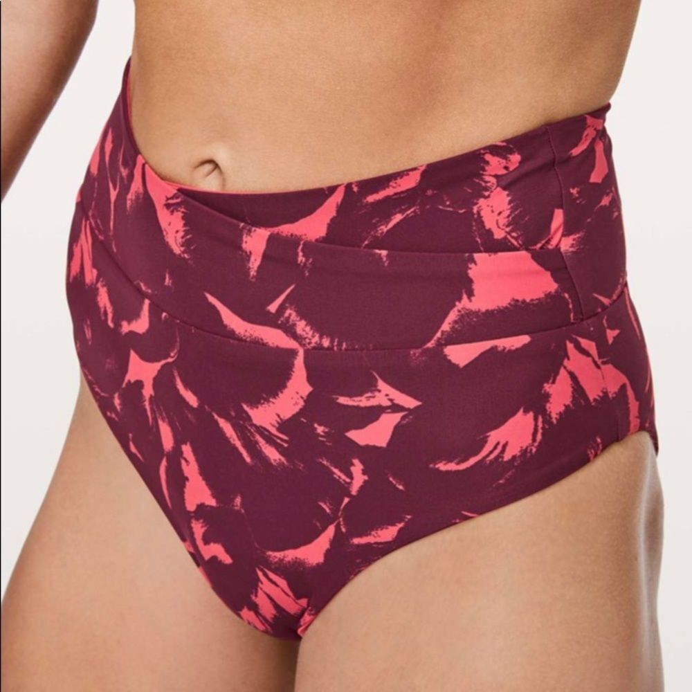 NWT LuluLemon Tied to Tide Reversible Swim Bottoms